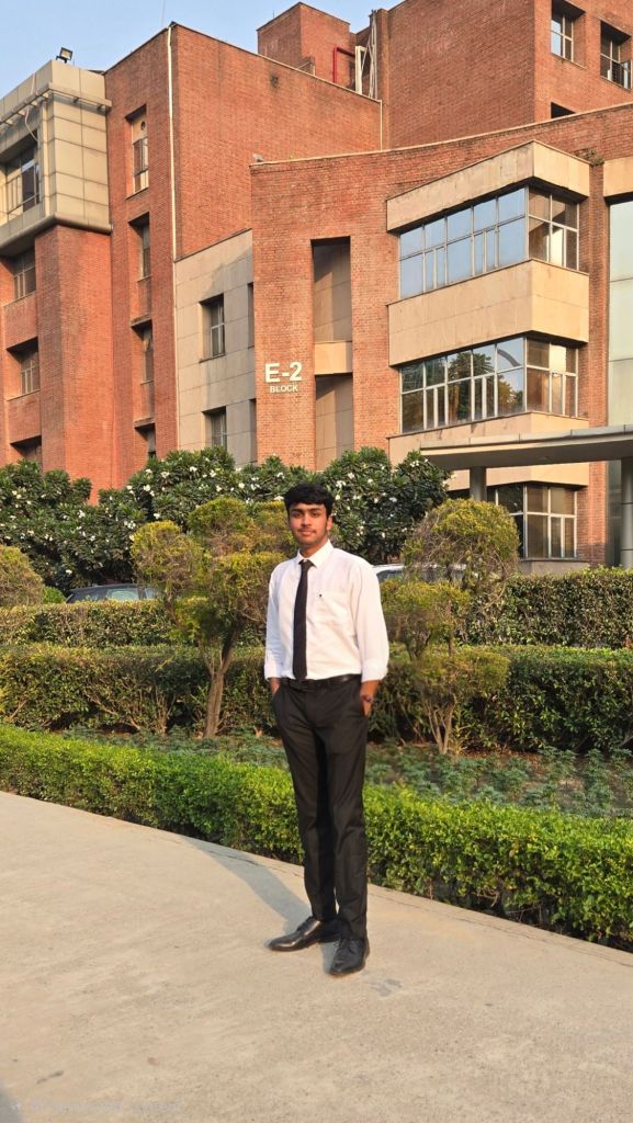 picsart_25-10-16_21-59-52-40016447451197385628672